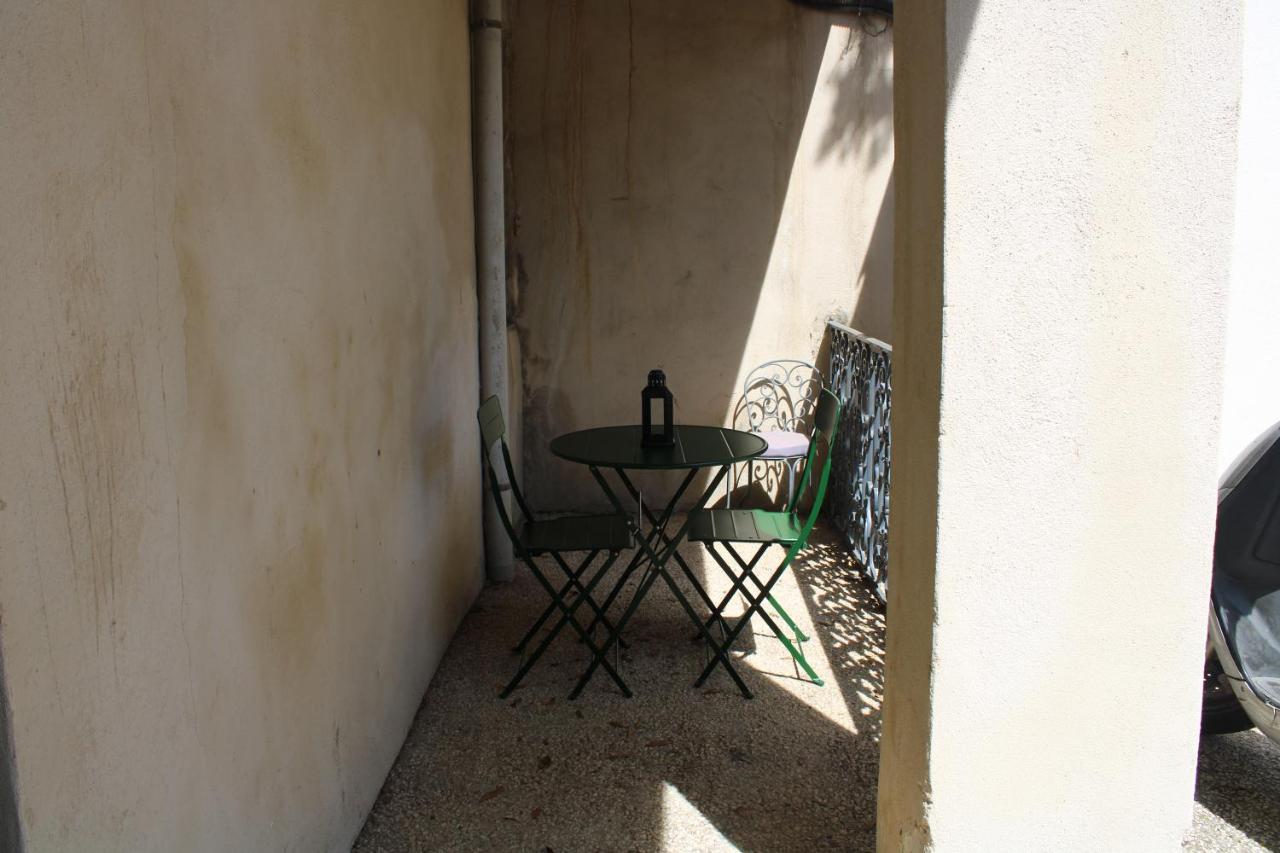 Agreable Appartement P2 Centre Ville Au Calme. Ним Екстериор снимка