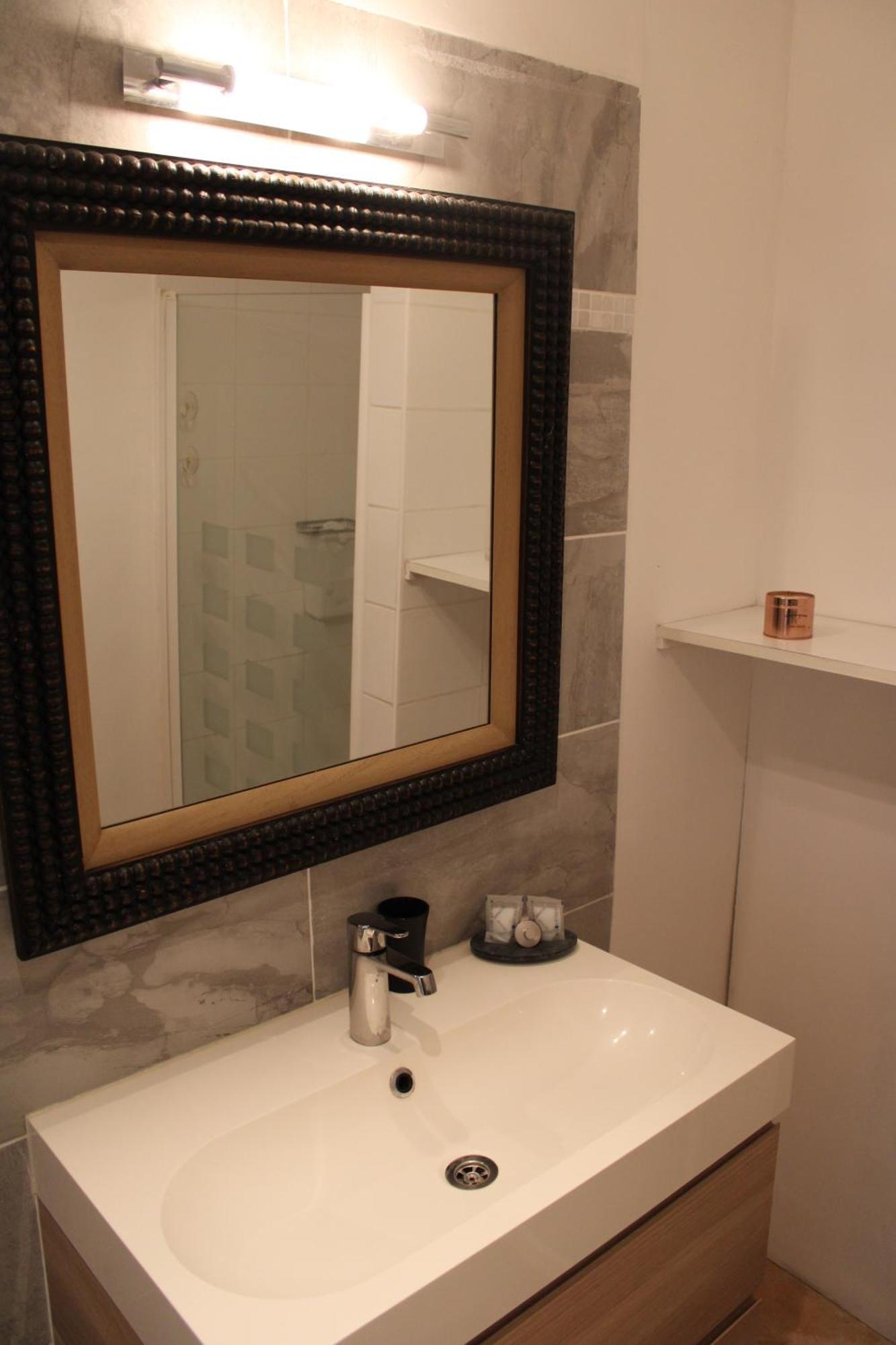 Agreable Appartement P2 Centre Ville Au Calme. Ним Екстериор снимка